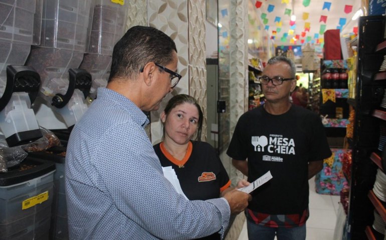 Prefeitura de Penedo orienta empresários sobre Mesa Cheia e Bolsa Auxílio Permanência