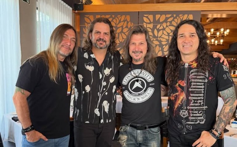 Angra anuncia retorno após hiato e confirma nova turnê; saiba mais