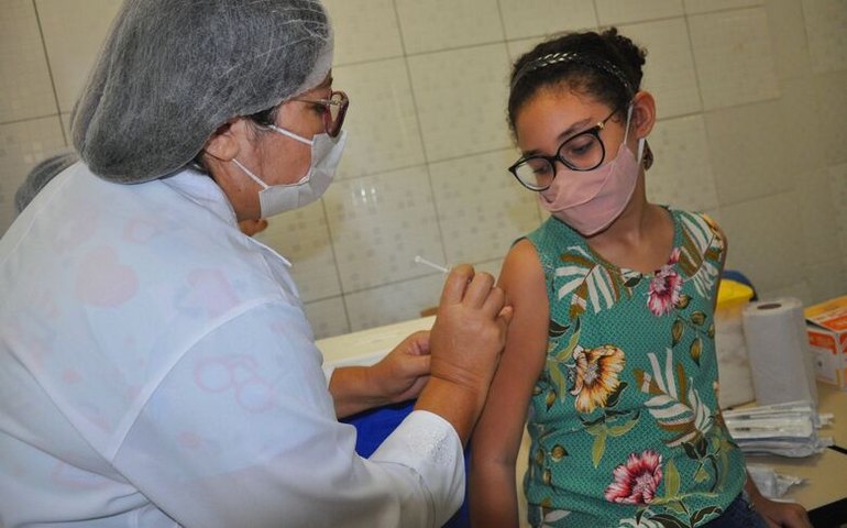 Covid-19: Prefeitura inicia vacinação de crianças nas escolas municipais de Piranhas