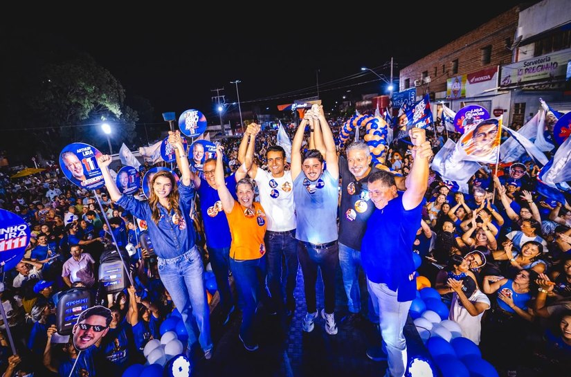 Em Craíbas, JHC recebe apoio do prefeito Teófilo Pereira e reúne multidão