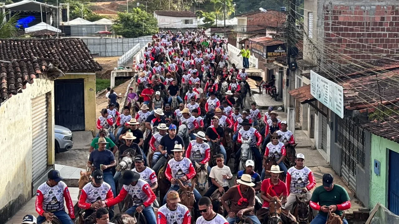 12ª Cavalgada dos Amigos reúne centenas de cavaleiros e amazonas e movimenta Branquinha