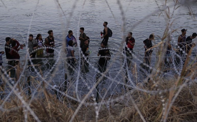 Envio mensal de deportados dos EUA coloca Paraguai em 'situação problemática', alertam especialistas