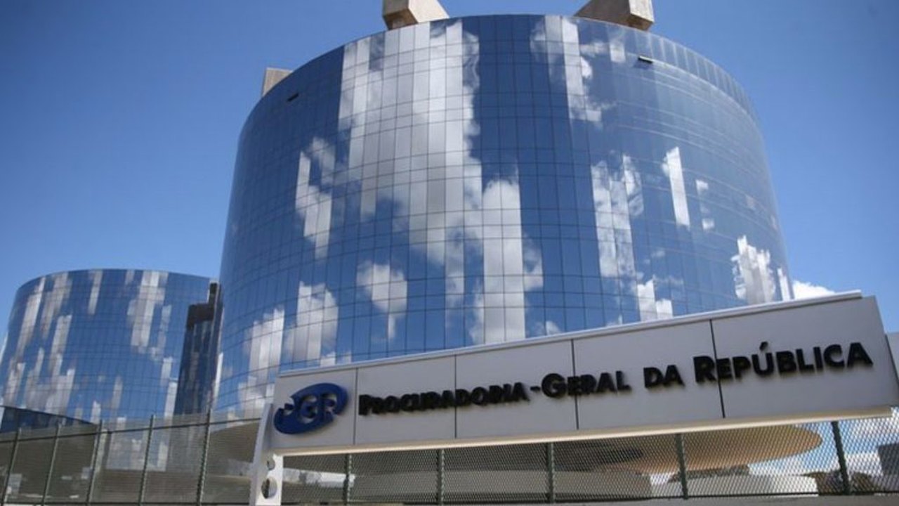 PGR abre investigação sobre exclusão de dados da covid-19 pelo governo