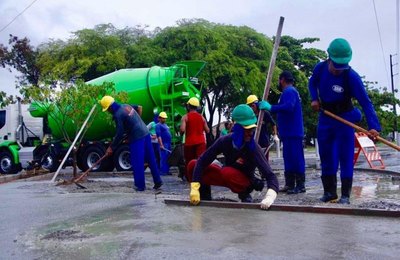 Parque da Mulher recebe nova etapa de concretagem em calçadão