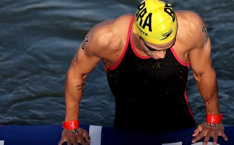 Guilherme Costa, o Cachorrão, deixa disputa das águas abertas após 4 voltas em Paris-2024