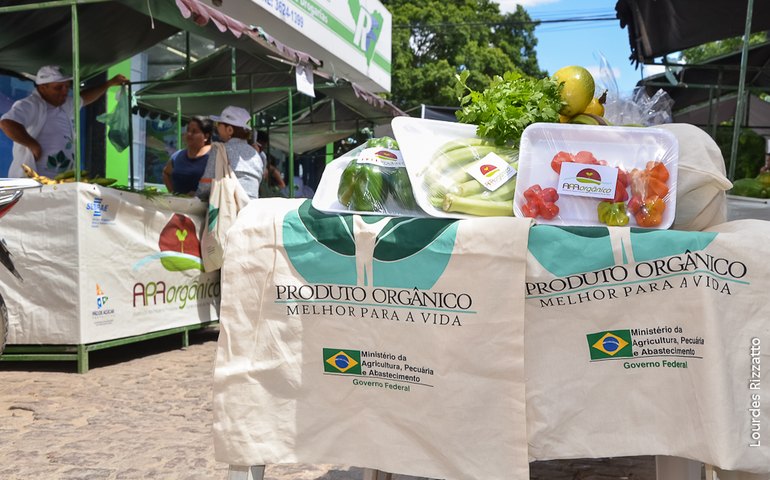 Feira de alimentos orgânicos de Pão de Açúcar comemora um ano de vendas à comunidade