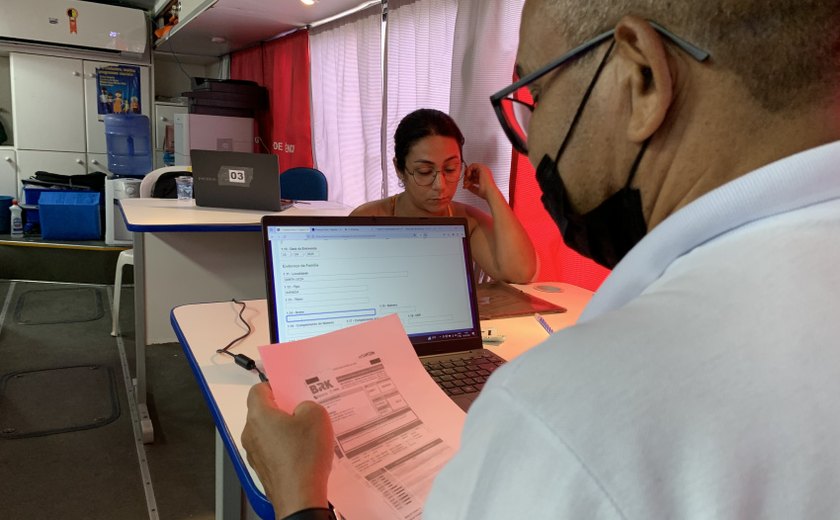 Moradores da Santa Lúcia recebem atendimentos do Cadastro Único