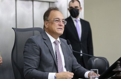 Deputado Galba Novaes (MDB) assume interinamente a presidência da Assembleia Legislativa de Alagoas
