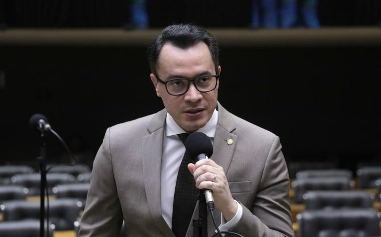 Câmara aprova aumento de pena para maus-tratos contra pessoa com deficiência