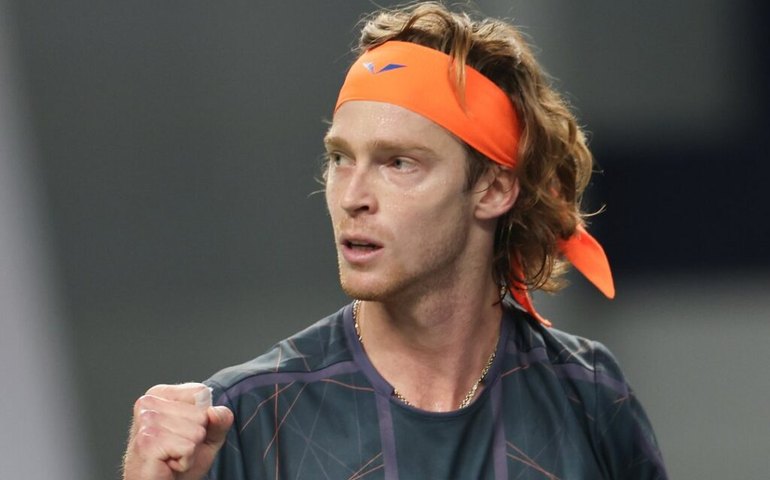 Rublev agradece ATP por voltar atrás em desqualificação e promete ser 'jogador e pessoa melhor'