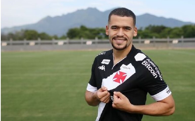 Volante De Lucca, ex-Bahia, é a segunda contratação do Vasco para temporada 2023