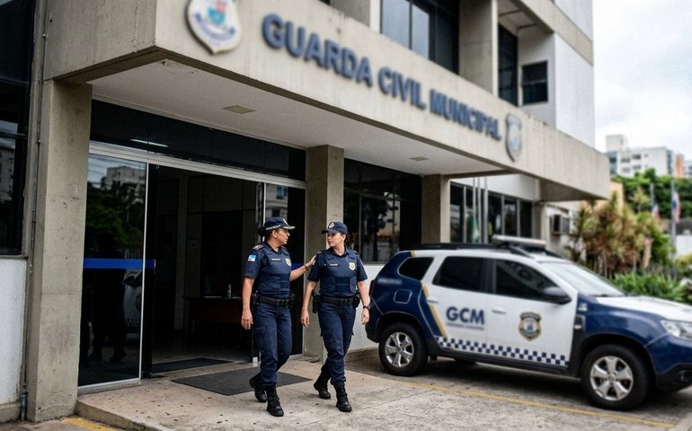 Primeira comandante, mãe e pedagoga: quem era a GCM de Vitória morta pelo ex-namorado policial