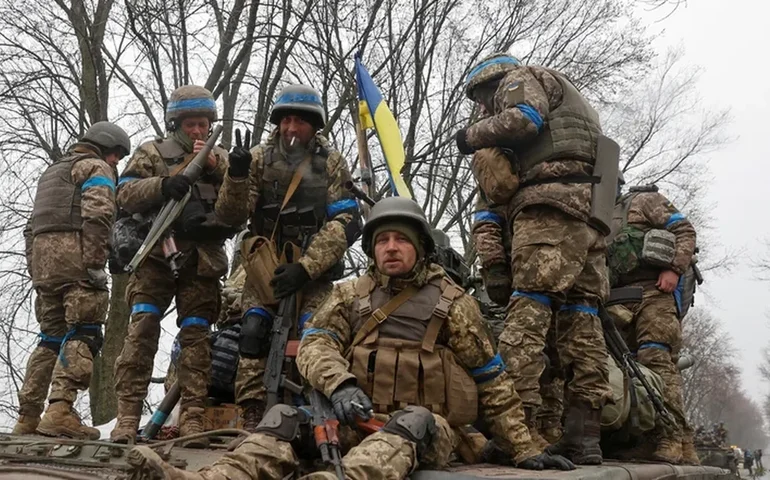 Agentes ucranianos são neutralizados ao tentar atacar usina petrolífera russa com drones