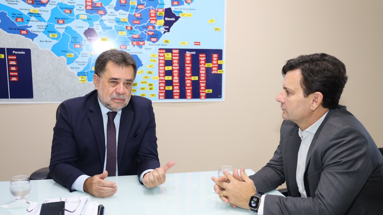 PGJ Lean Araújo recebe presidente da AMA; encontro discute autocomposição e pacto pela educação