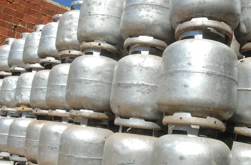 Gás gratuito chega a 1 milhão de famílias a partir de segunda-feira