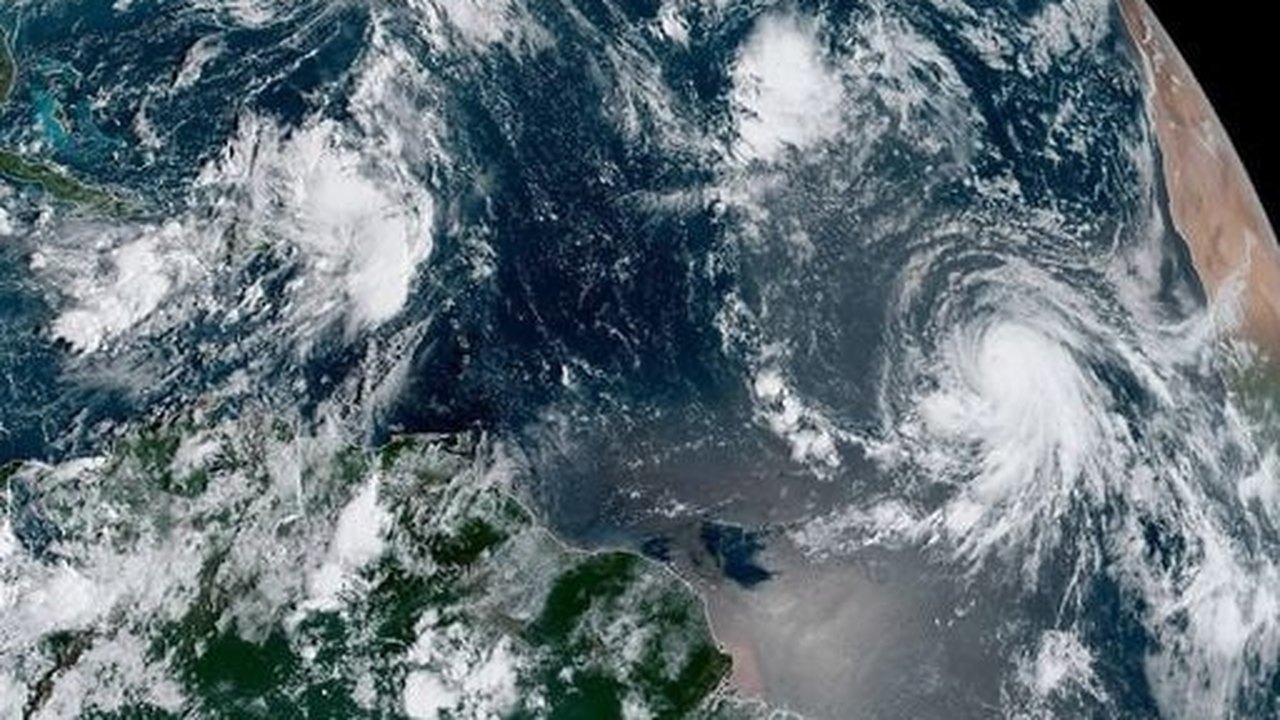 Exxon e Shell suspendem atividade no Golfo do México devido à tempestade Francine