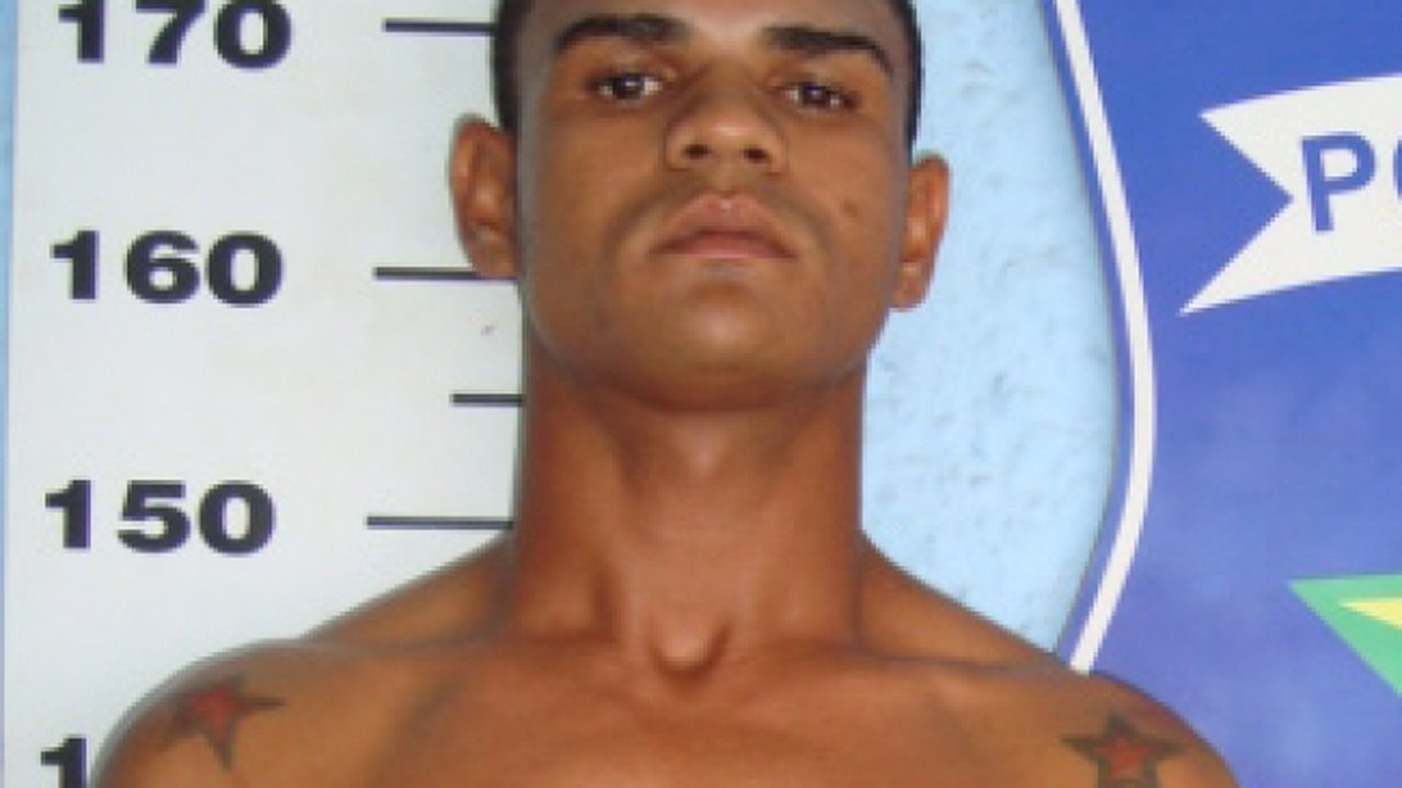 PC autua em flagrante homem que estava armado em praça pública