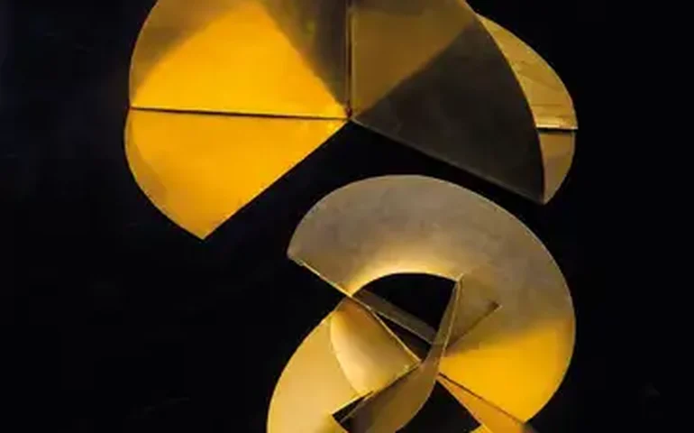 Mostra revê Lygia Clark