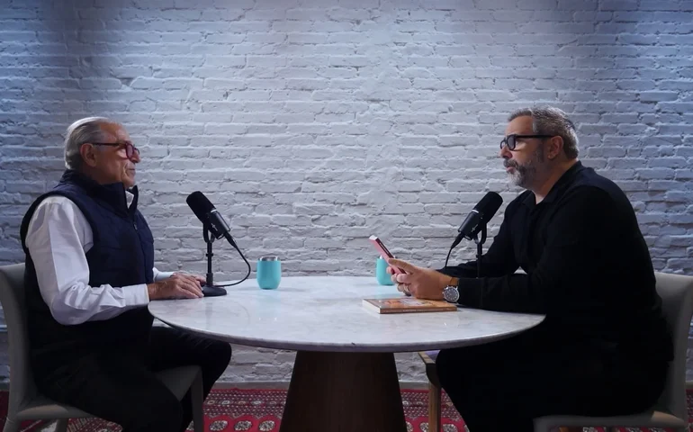 Rodrigo Alvarez entrevista o Dr. Roque Savioli em seu programa na TV Aparecida