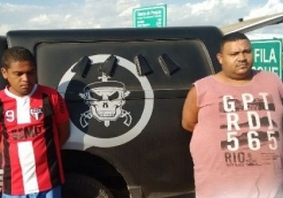 Dois homens são presos transportando cocaína em caixa de remédio