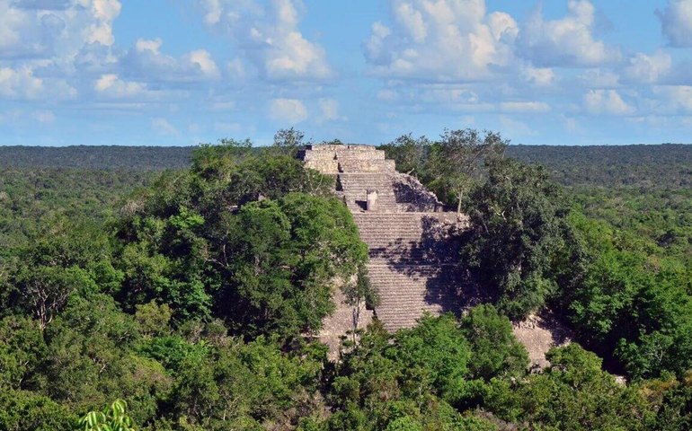 Cidade maia de quase 3 mil anos com monumentos e pirâmides é descoberta na Guatemala