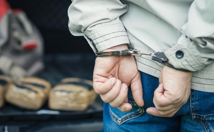 Trio é preso com drogas no Marco dos Corais; um deles tinha mandado de prisão em aberto