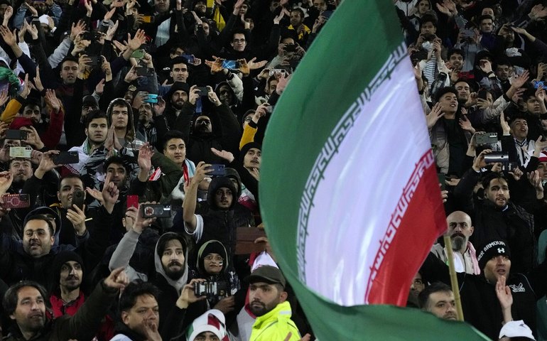 EUA e Israel subestimaram poder do Irã ao matar Khamenei, avalia analista