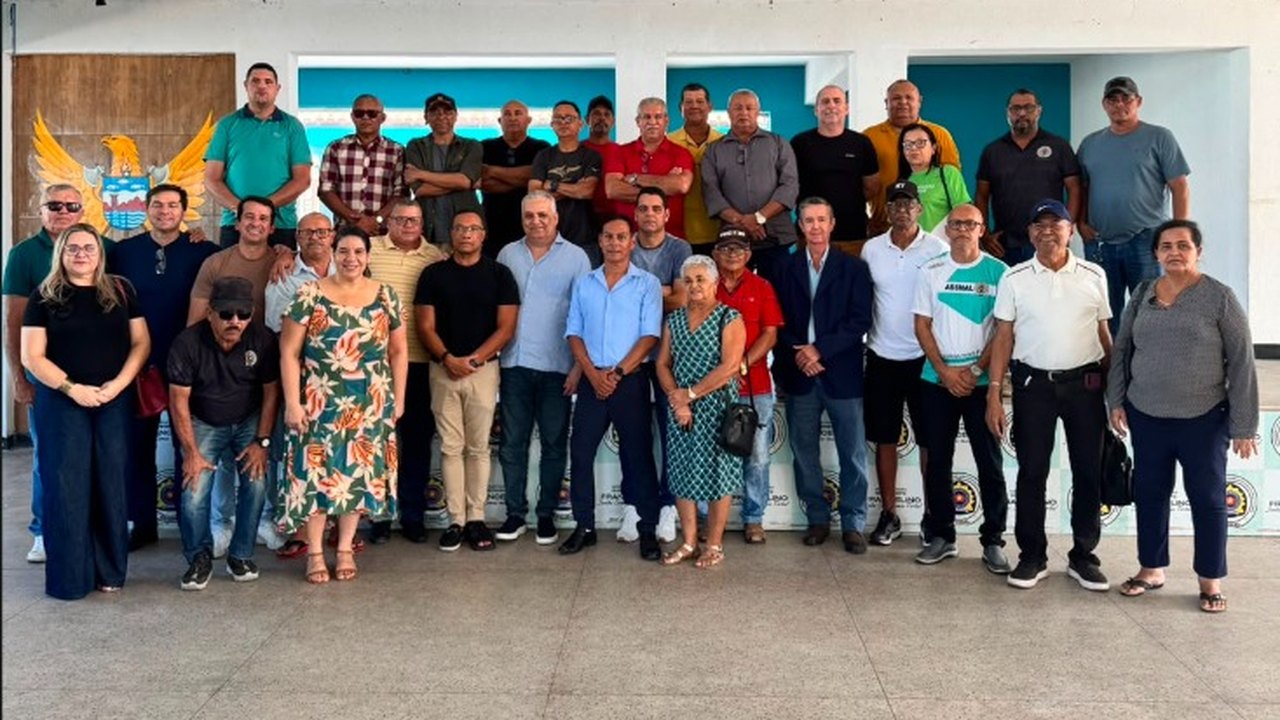 Pré-candidato ao Senado, Alfredo Gaspar reforça compromisso com forças policiais e segurança pública em reunião com representantes de associações militares