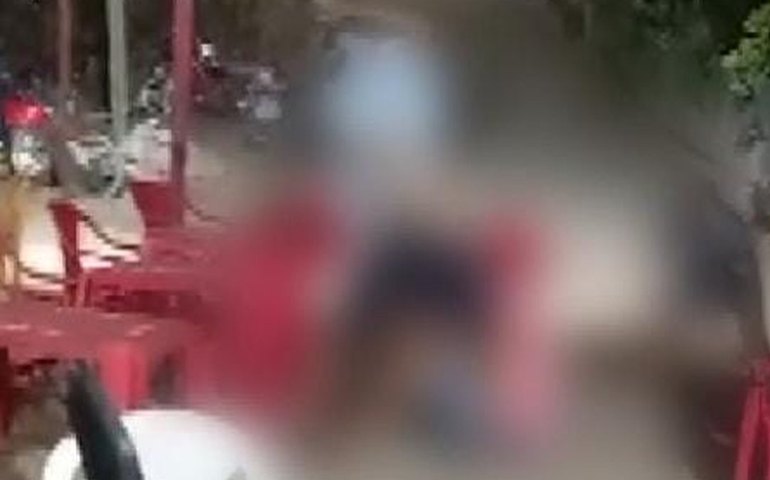 Homem é assassinado com aproximadamente 10 tiros na Grota do Arroz, em Maceió