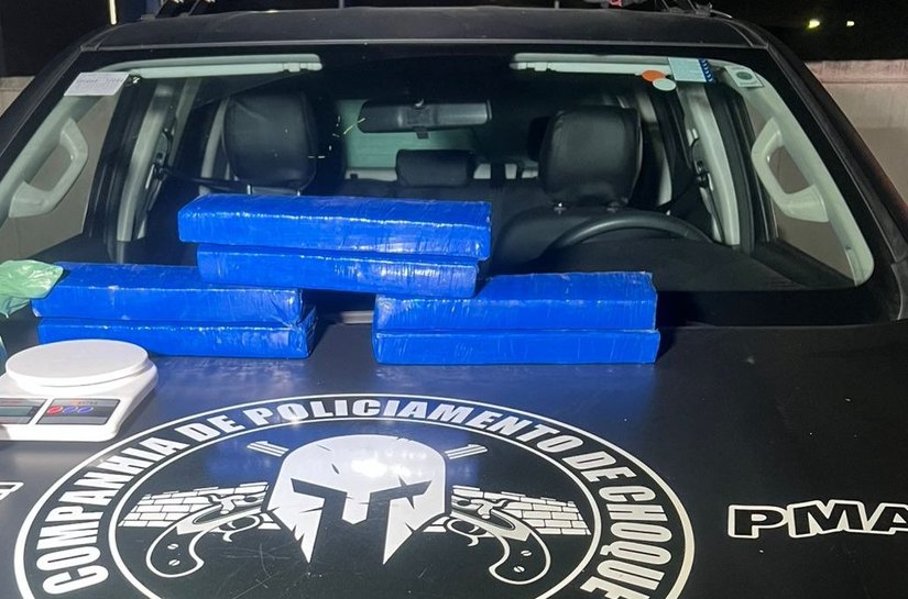 Homem é preso com drogas em fogão dentro de casa, no Canaã