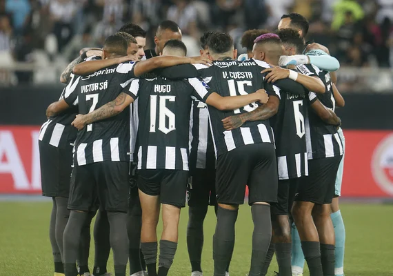 Jogadores do Botafogo fazem abaixo-assinado por manutenção de jogo contra o Fortaleza na terça 