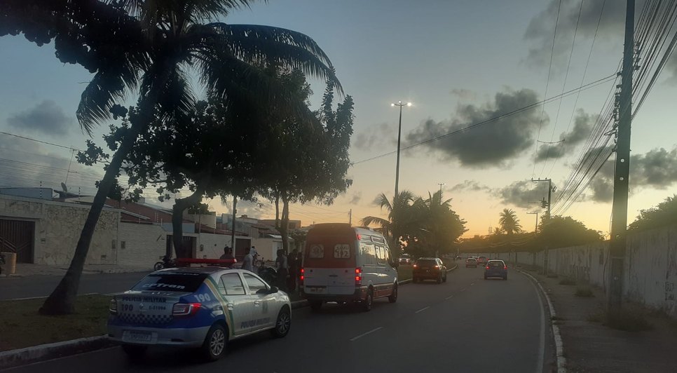 Mulher é atropelada por moto na Zona Sul de Aracaju / Foto: Foto: CPTran/SE