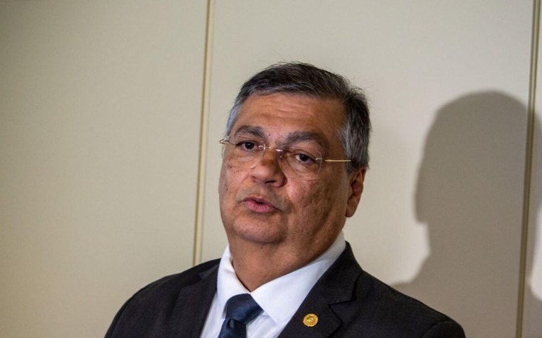 Dino aponta influência de Elon Musk na política dos EUA e defende regulação digital