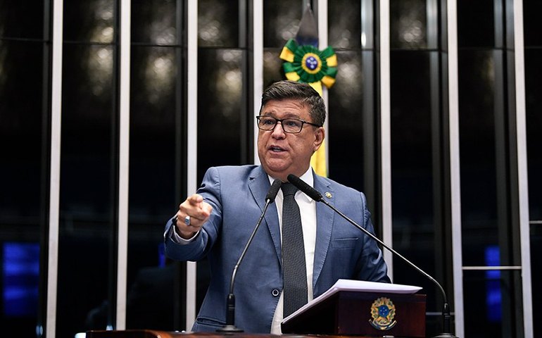 Congressistas dos EUA querem lei para sanções a países que compram da Rússia, diz Carlos Viana