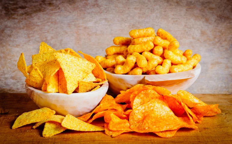 Comissão avalia proibição da venda de ultraprocessados em escolas