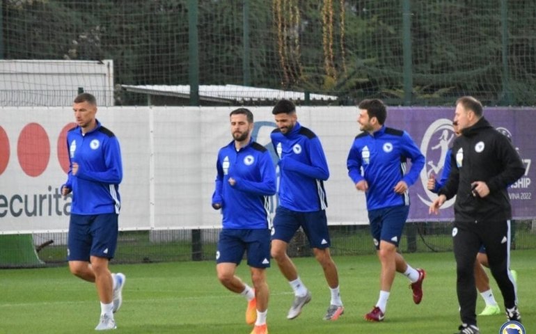 Astros da seleção da Bósnia se negam a jogar e amistoso com a Rússia é cancelado