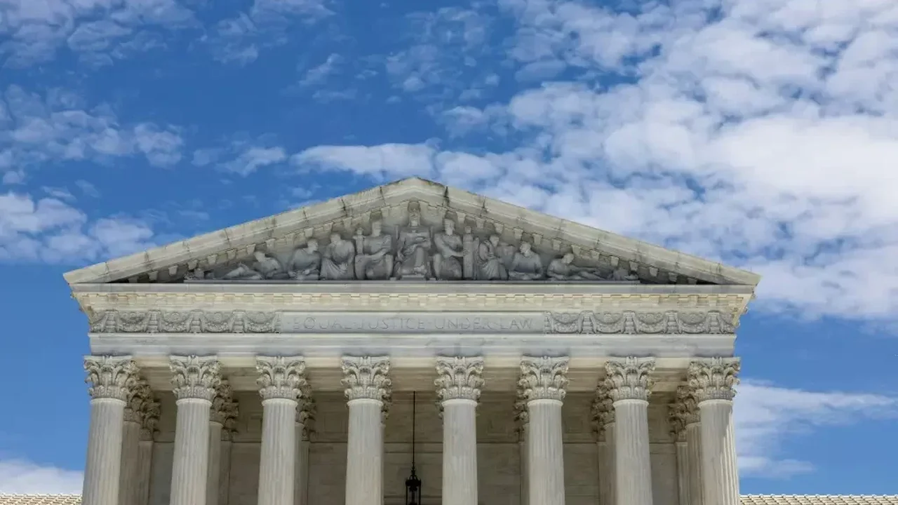 Nos EUA, democratas acusam juízes da Suprema Corte de corrupção