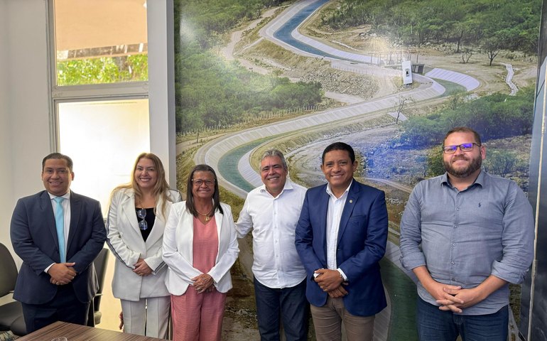 Governo anuncia implantação de sistemas de dessalinização e outras ações em Palmeira dos Índios