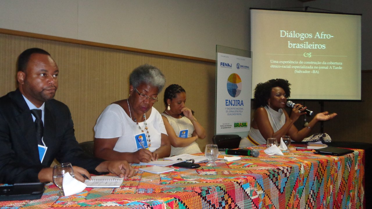 Jornalistas debatem racismo na mídia, durante encontro em Maceió