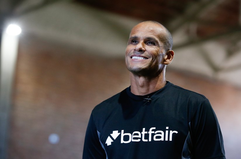 Rivaldo sobre o Santa: 'O torcedor me parava na rua falando para voltar e comandar o Santa Cruz'
