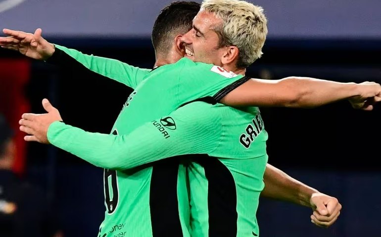 Atlético de Madrid suporta pressão do Osasuna, ganha e encosta no G-4 do Espanhol