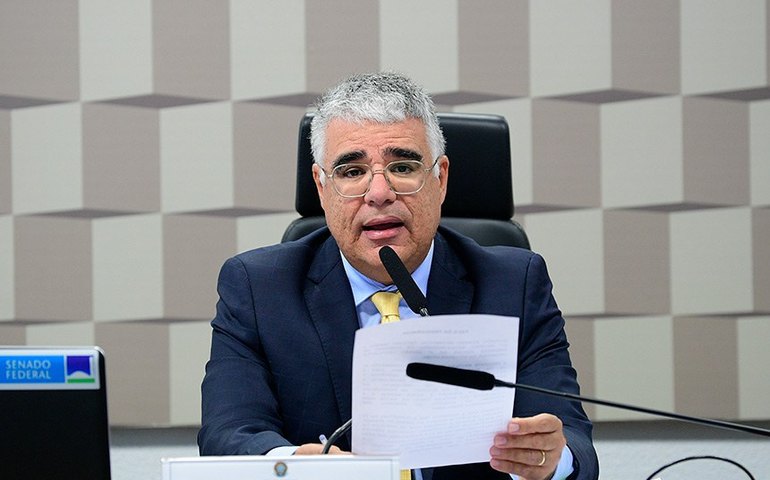 Vício em tecnologia e redes sociais será discutido na CAS nesta quinta