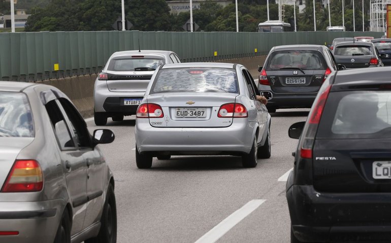 Prefeitura de São Paulo suspende rodízio de carros no fim de ano
