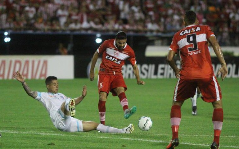 Superior, Avaí vence o CRB e encosta no G-4 da Série B