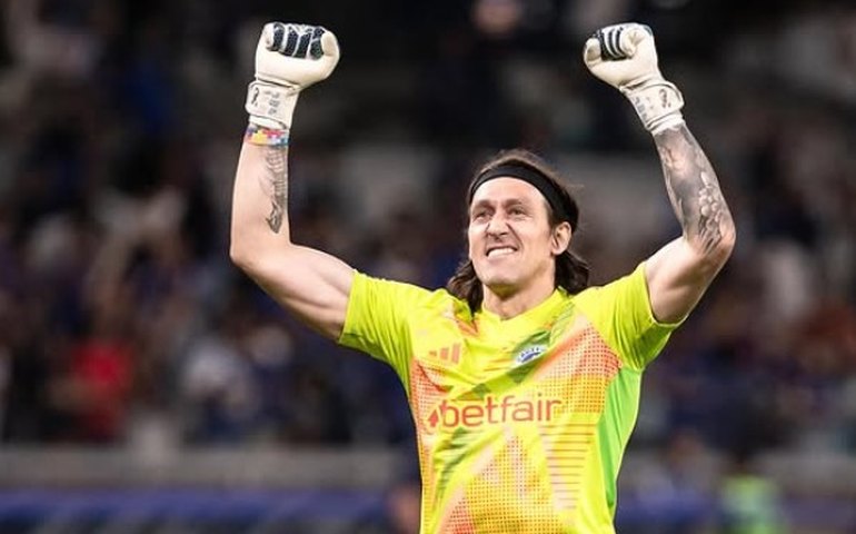 Cássio brilha, Cruzeiro supera o Vasco e entra no G-4 do Brasileirão