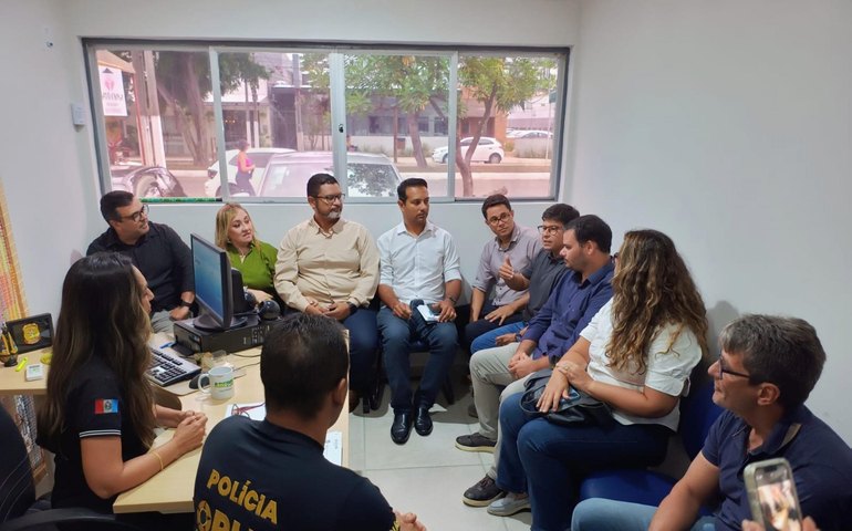 Delegacia de Proteção ao Turista define ações com o setor e forças de segurança