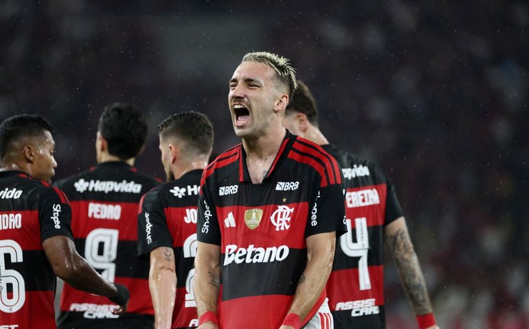 Flamengo vence Remo por 3 a 0 no Maracanã e entra no G4
