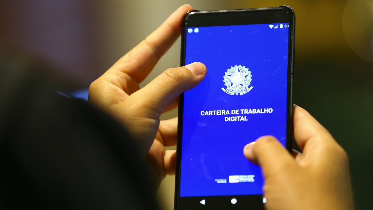 Desemprego no 2º trimestre é de 5,4%, o menor já registrado no período