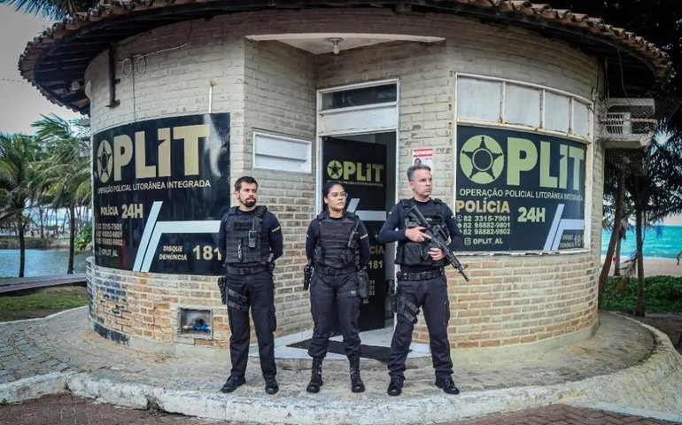 Idoso é preso em flagrante por importunação sexual na praia da Jatiúca