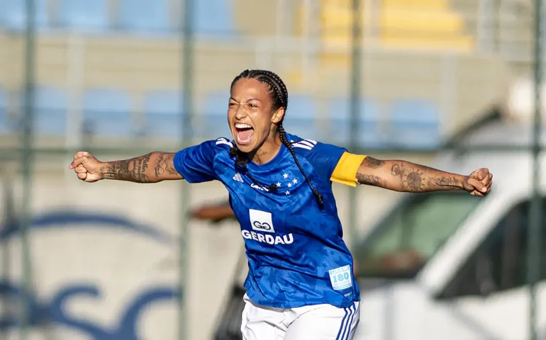 Byanca Brasil comanda goleada do Cruzeiro sobre o Atlético-MG
